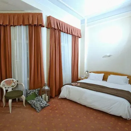 Kinissi Palace Hotel