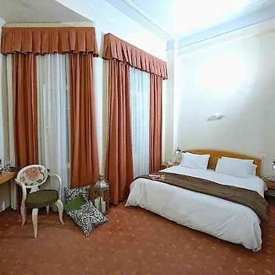 Kinissi Palace 4*